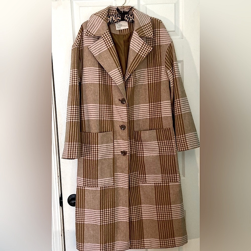 Extra PRETTY lighter weight fall/winter coat size M